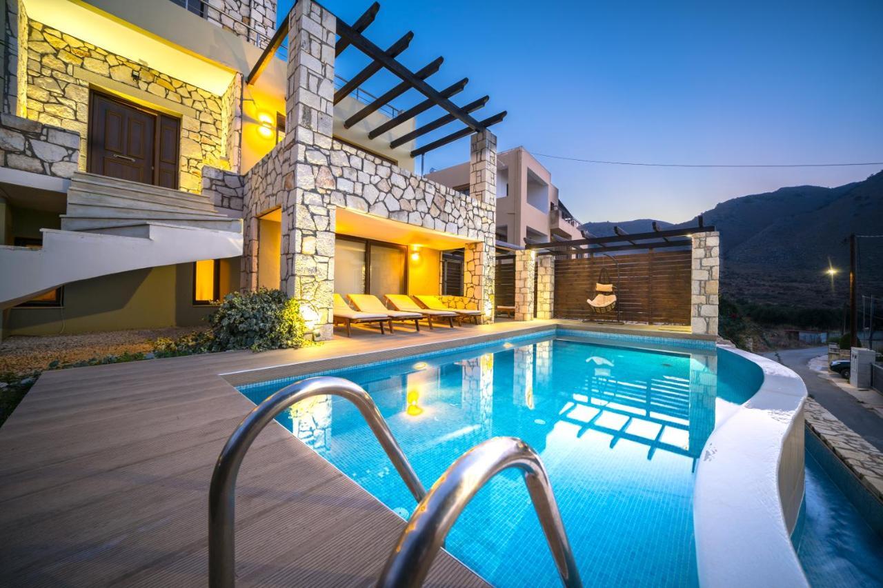 מגאלה קורפיה Villa Majestic Crete Heated Pool And Sauna מראה חיצוני תמונה